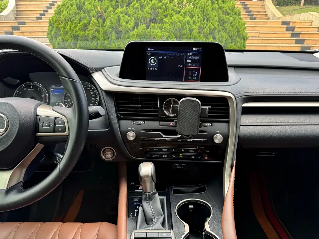 Lexus RX — фото 17