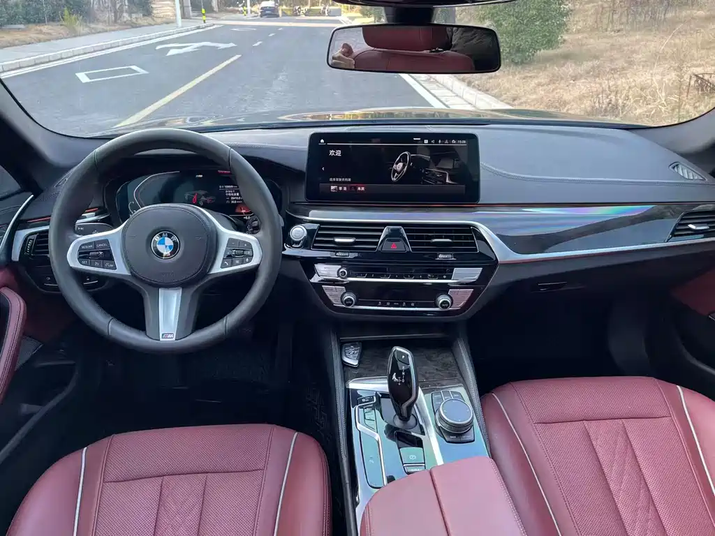 BMW 5 Series — фото 11