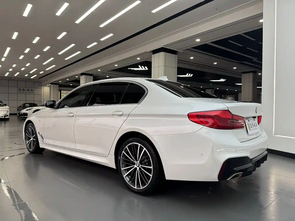 BMW 5 Series — фото 5