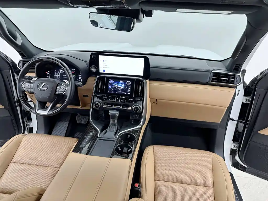 Lexus LX — фото 13