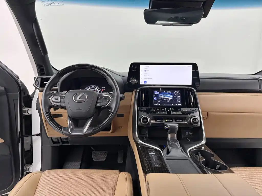 Lexus LX — фото 17