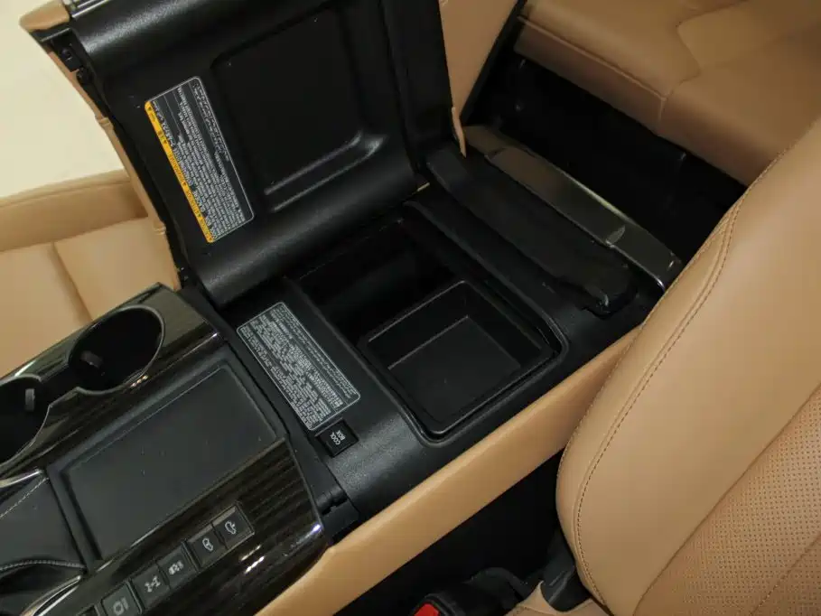 Lexus LX — фото 22
