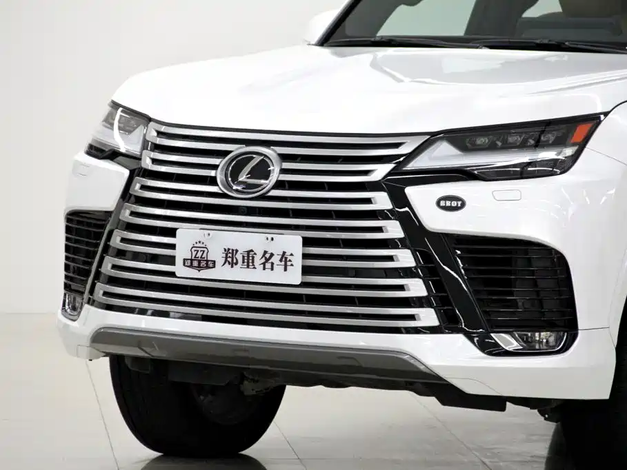 Lexus LX — фото 32