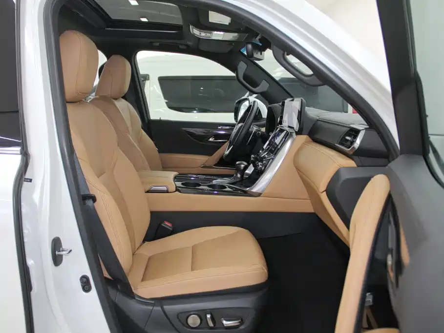 Lexus LX — фото 10