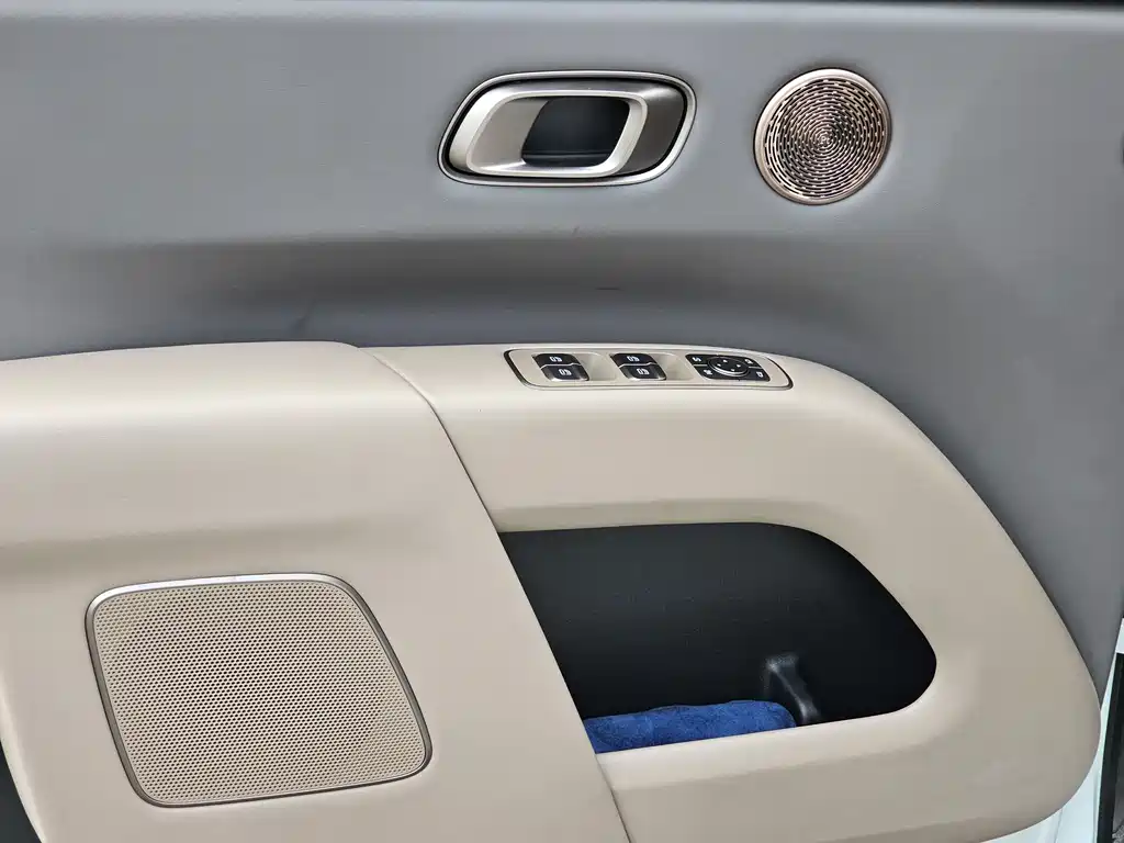 Li Auto Li i8 — фото 8
