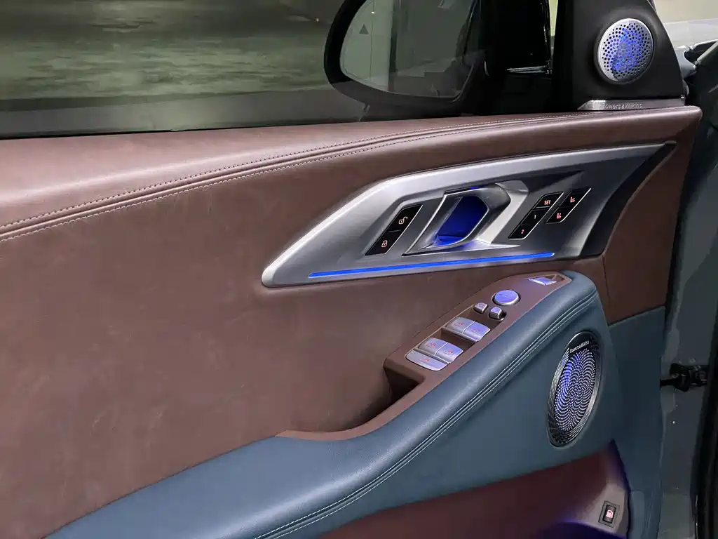 BMW XM — фото 7