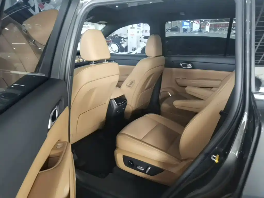 Li Auto Li ONE — фото 17