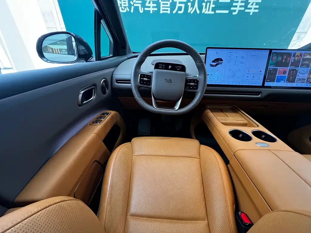 Li Auto Li i8 — фото 3