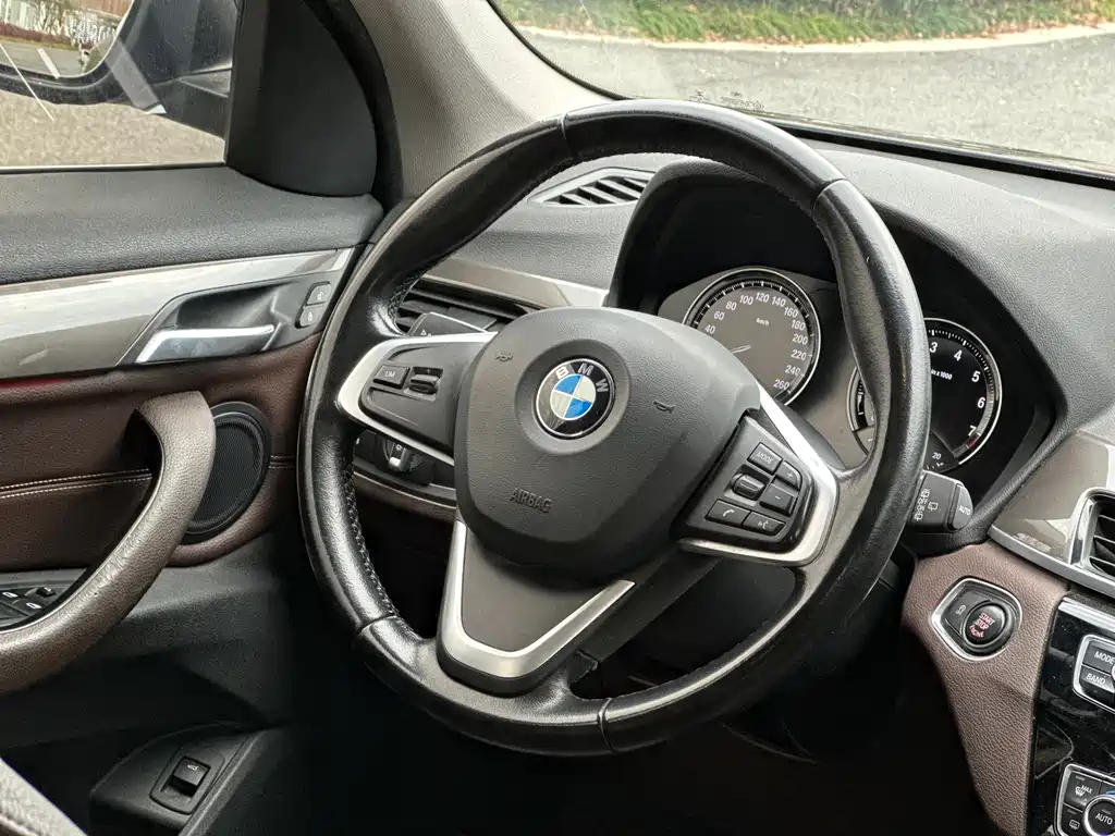 BMW X1 — фото 14