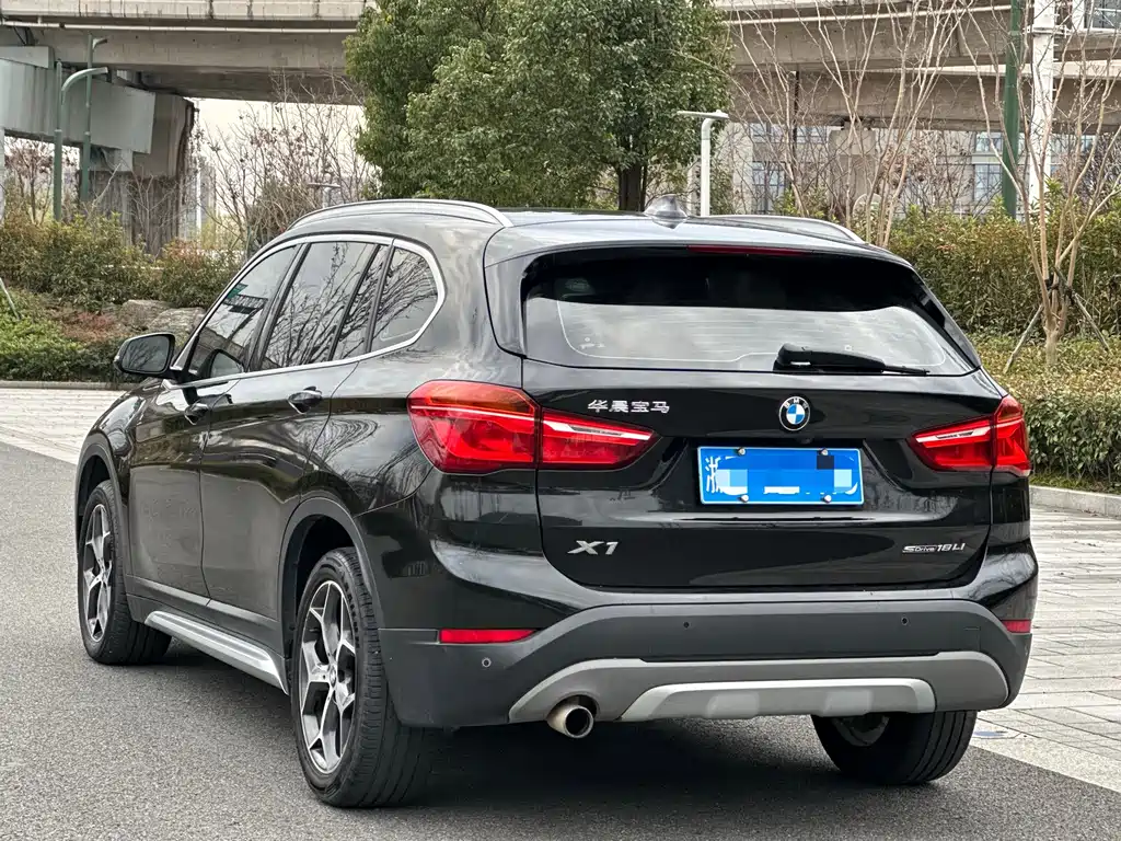 BMW X1 — фото 4