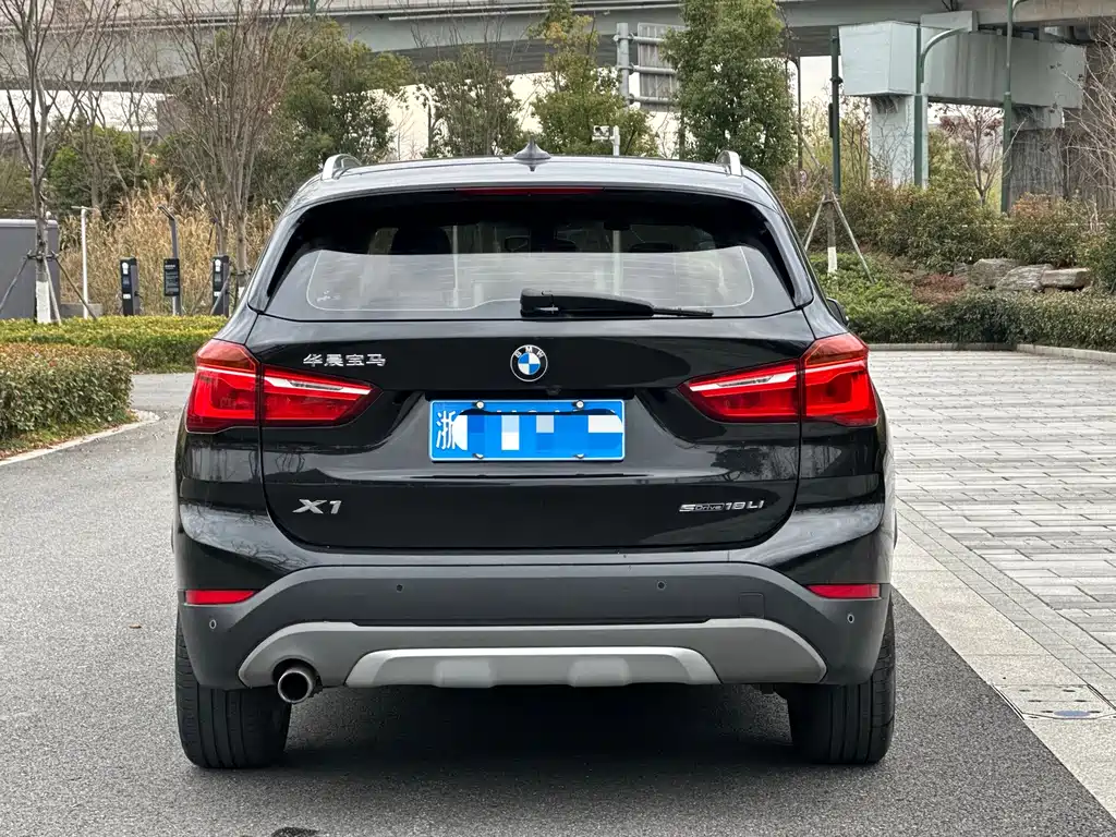 BMW X1 — фото 5