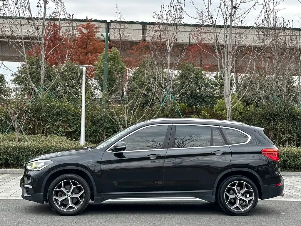 BMW X1 — фото 7
