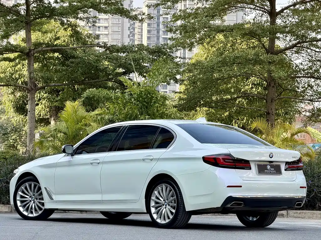 BMW 5 Series — фото 3