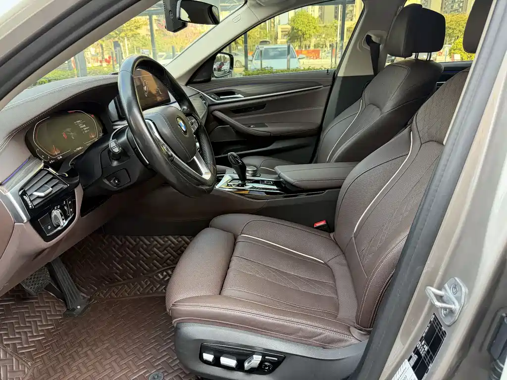 BMW 5 Series — фото 10