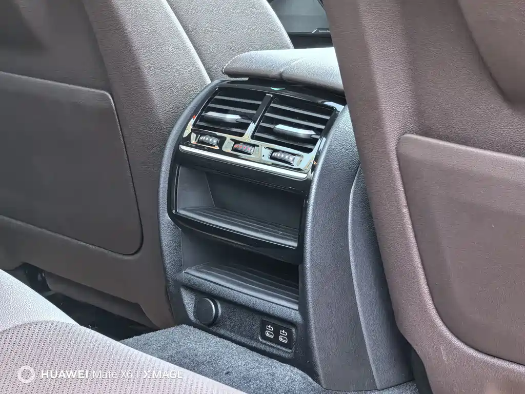 BMW 5 Series — фото 28
