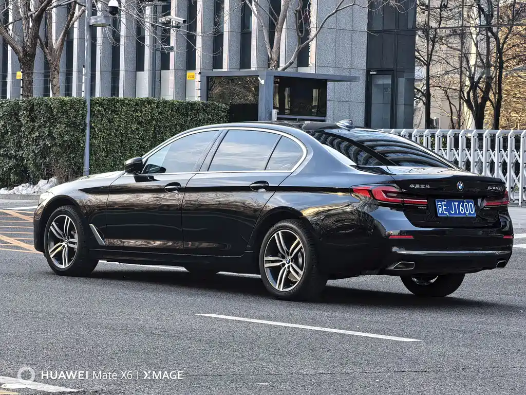 BMW 5 Series — фото 4