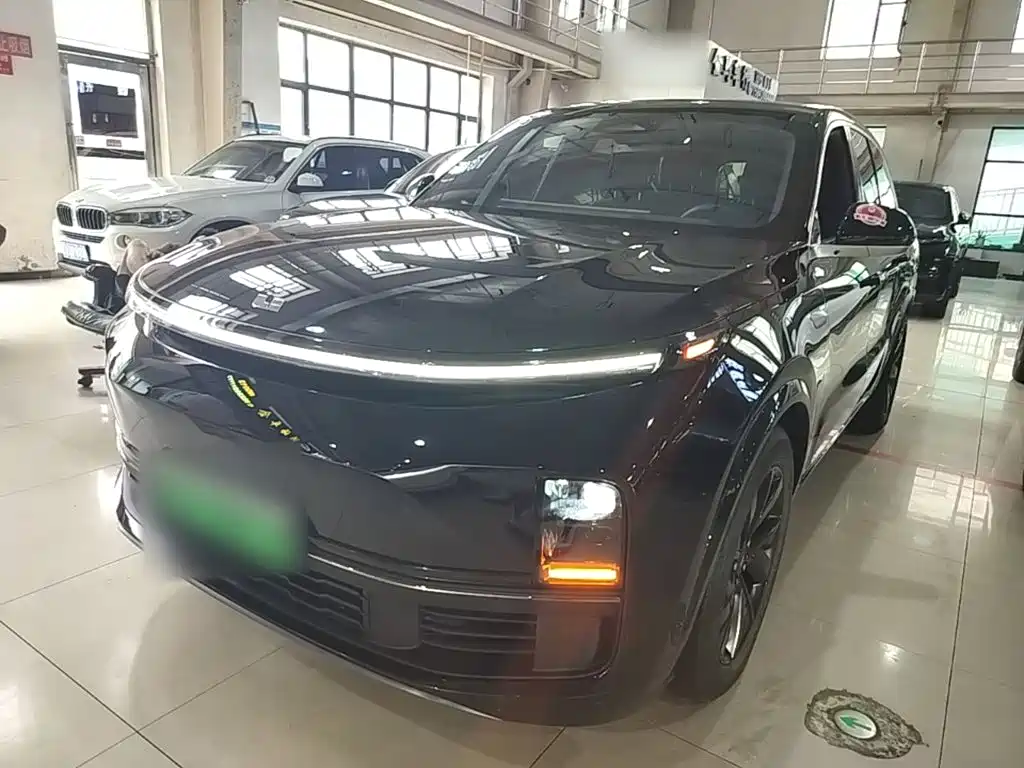 Li Auto Li L8 — фото 2