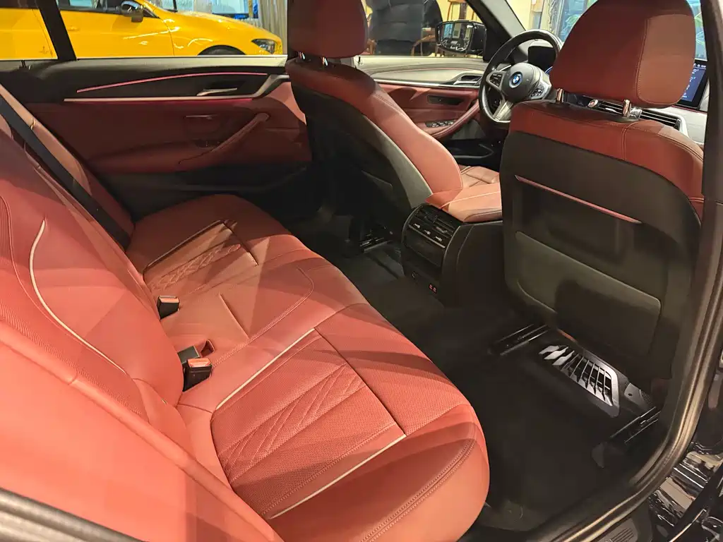 BMW 5 Series New Energy — фото 15