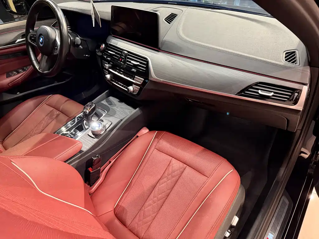 BMW 5 Series New Energy — фото 16