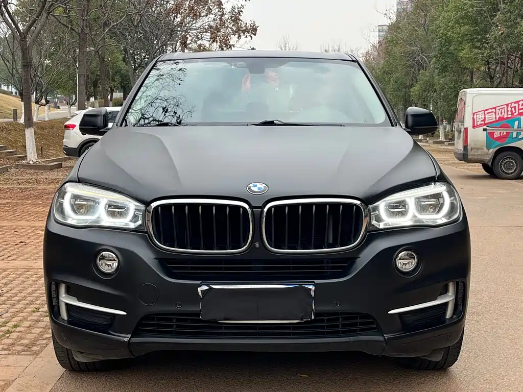 BMW X5 (Import) — фото 2