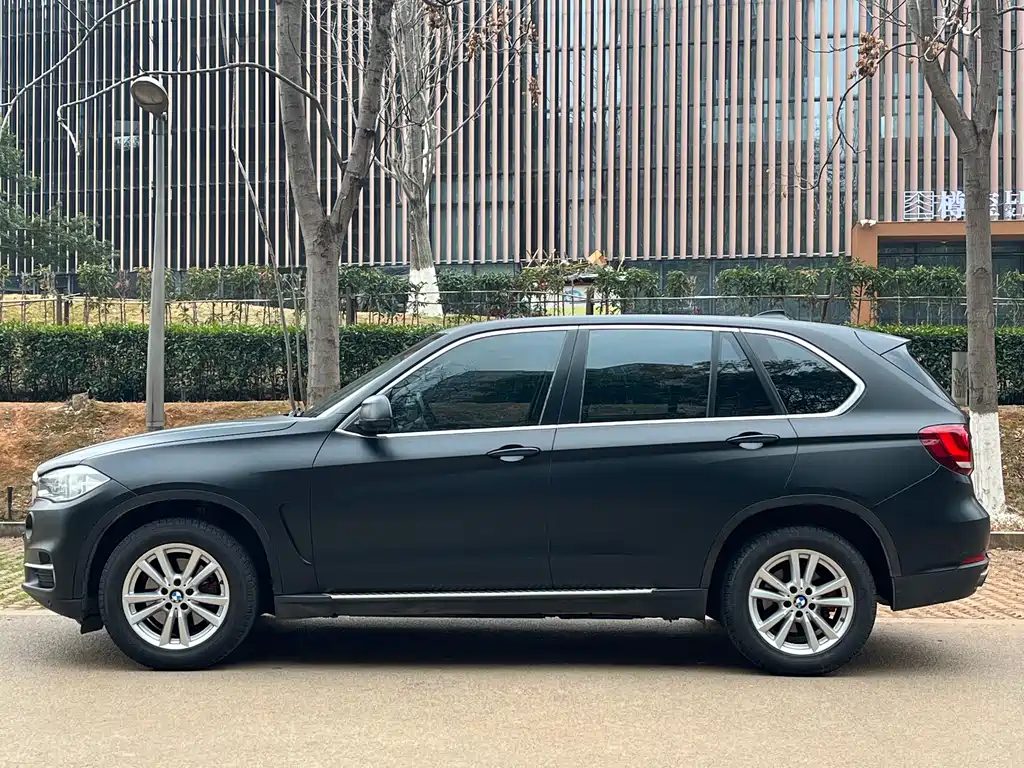 BMW X5 (Import) — фото 4
