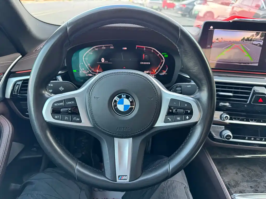 BMW 5 Series — фото 14