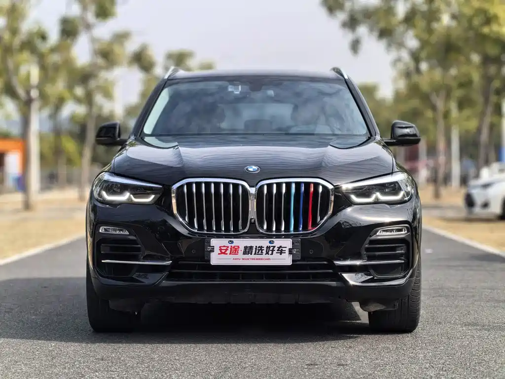 BMW X5 (Import) — фото 2
