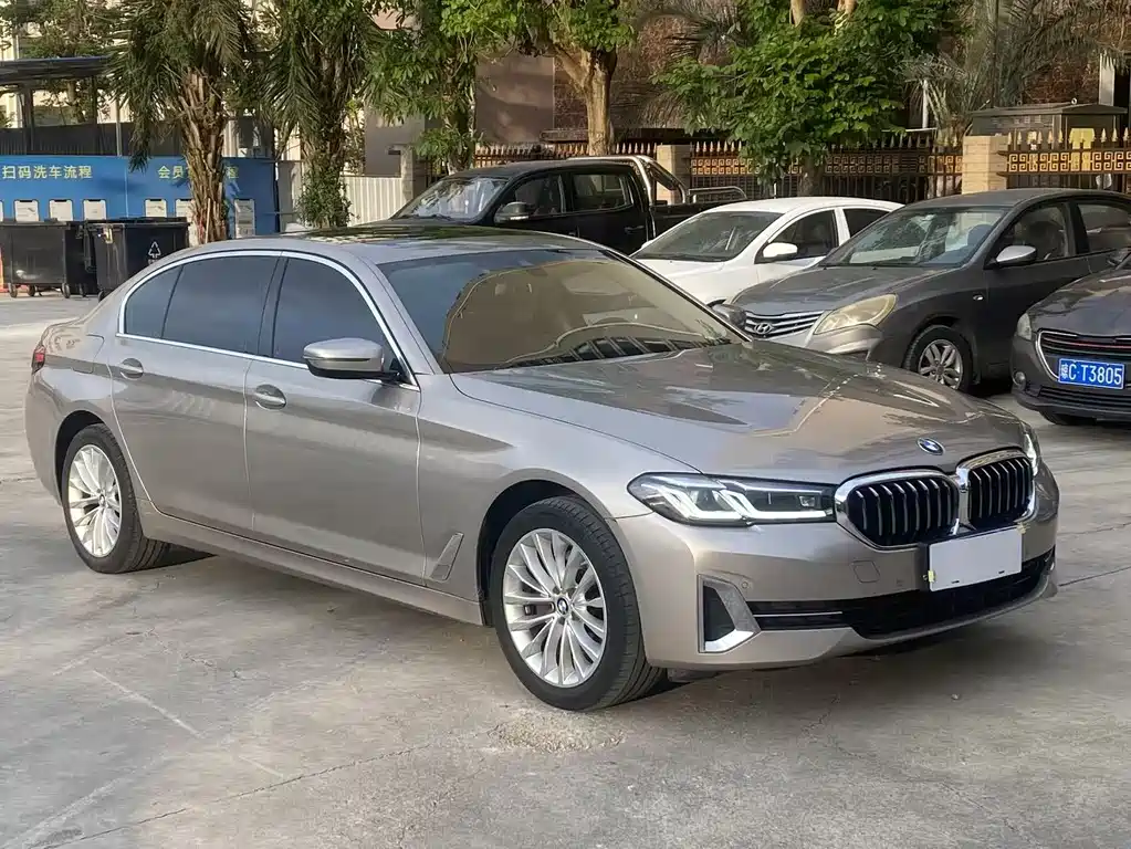 BMW 5 Series — фото 3
