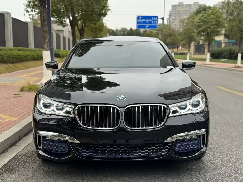 BMW 7 Series — фото 2