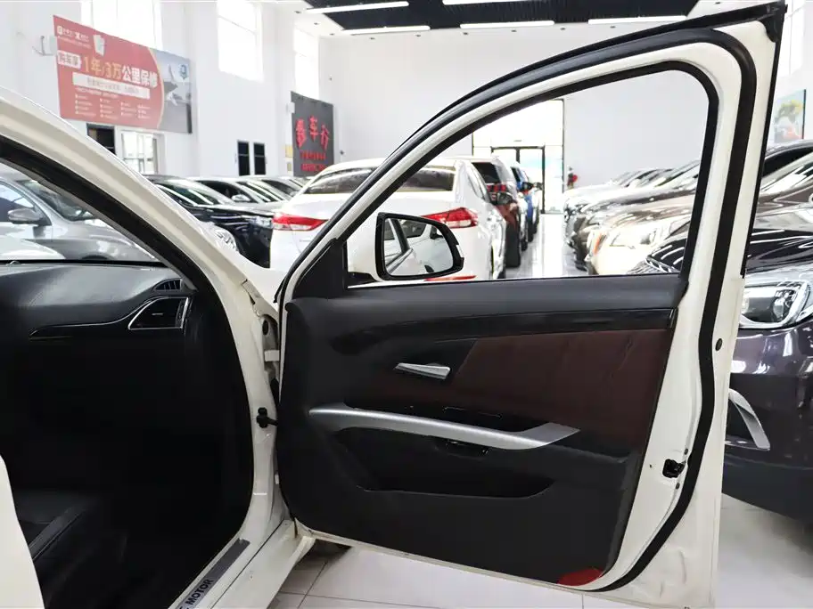 BAIC Senova D70 — фото 23