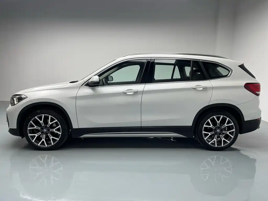 BMW X1 — фото 5