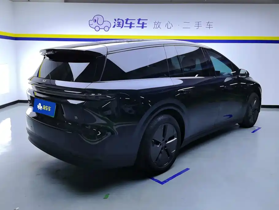 Li Auto Li i8 — фото 3