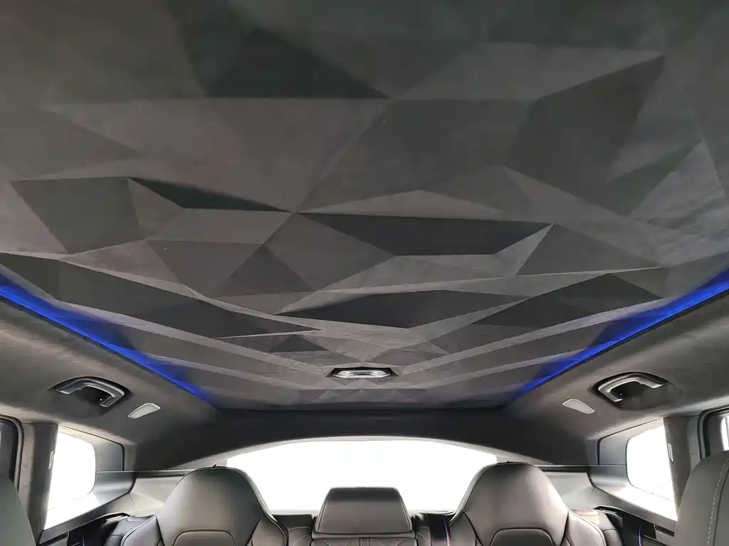 BMW XM — фото 8