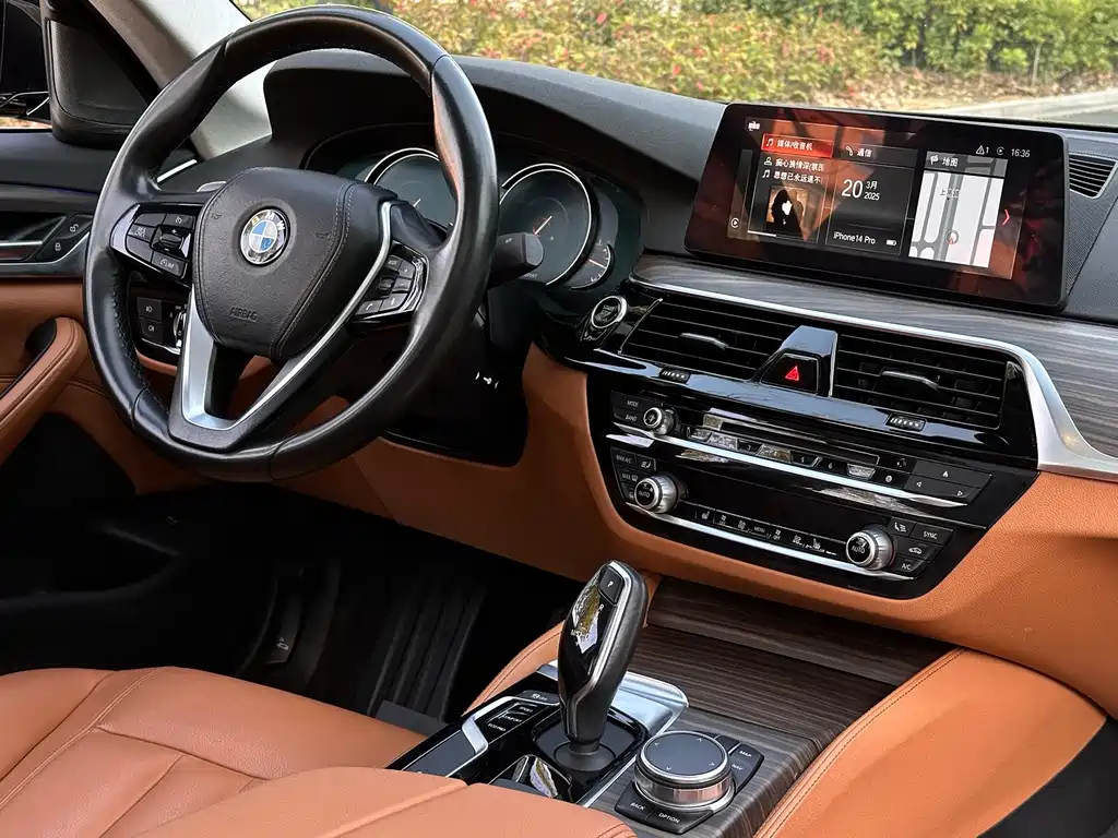 BMW 5 Series — фото 13
