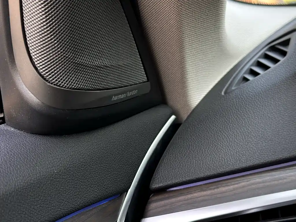 BMW 5 Series — фото 19