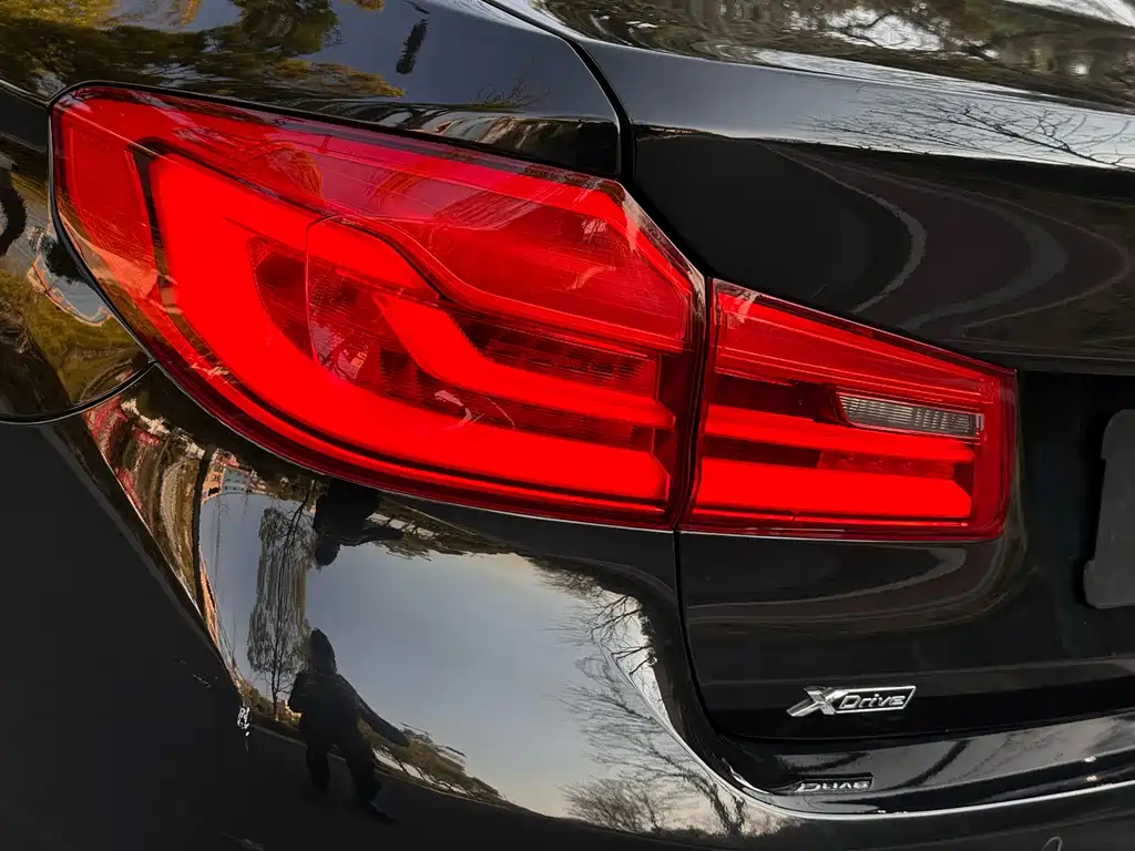 BMW 5 Series — фото 20