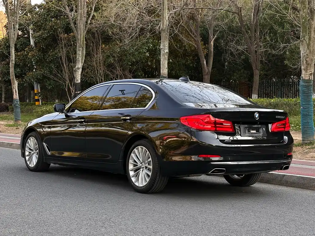 BMW 5 Series — фото 3