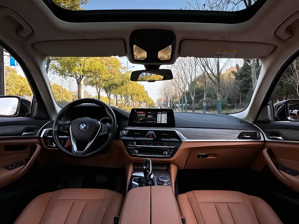 BMW 5 Series — фото 10
