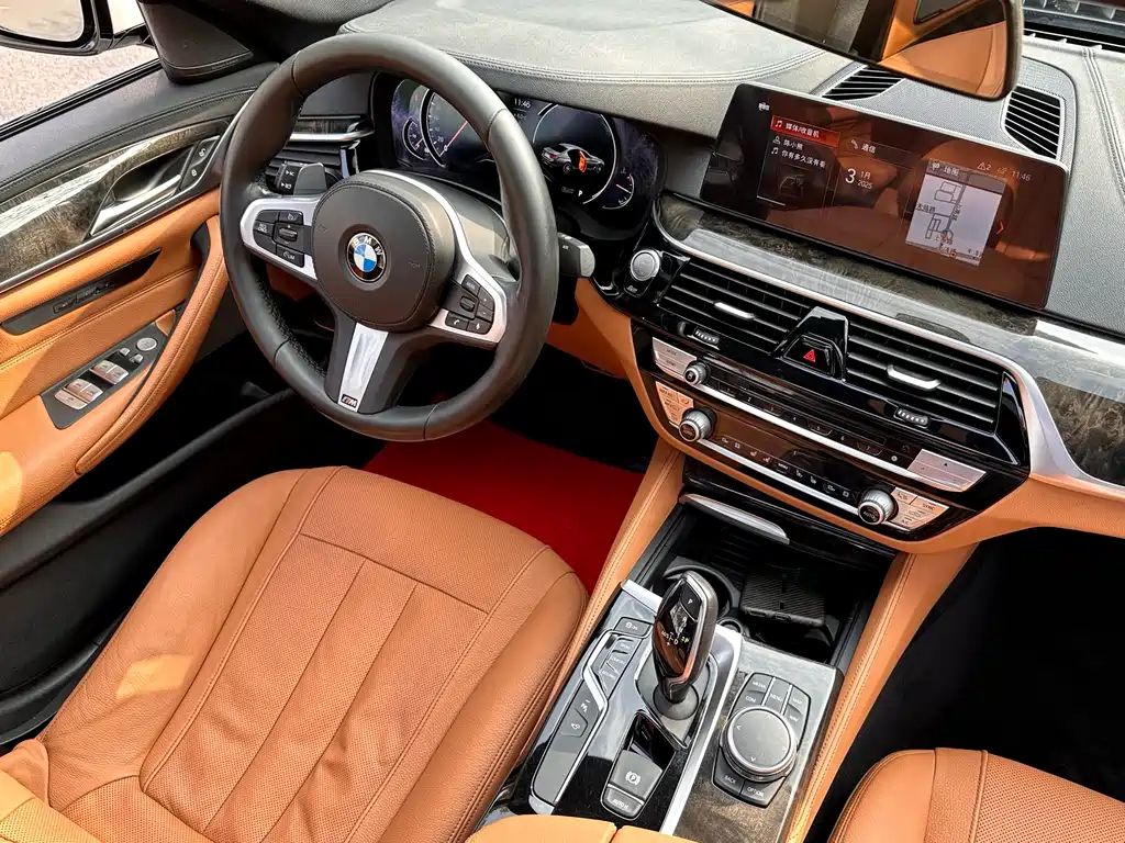 BMW 5 Series — фото 13