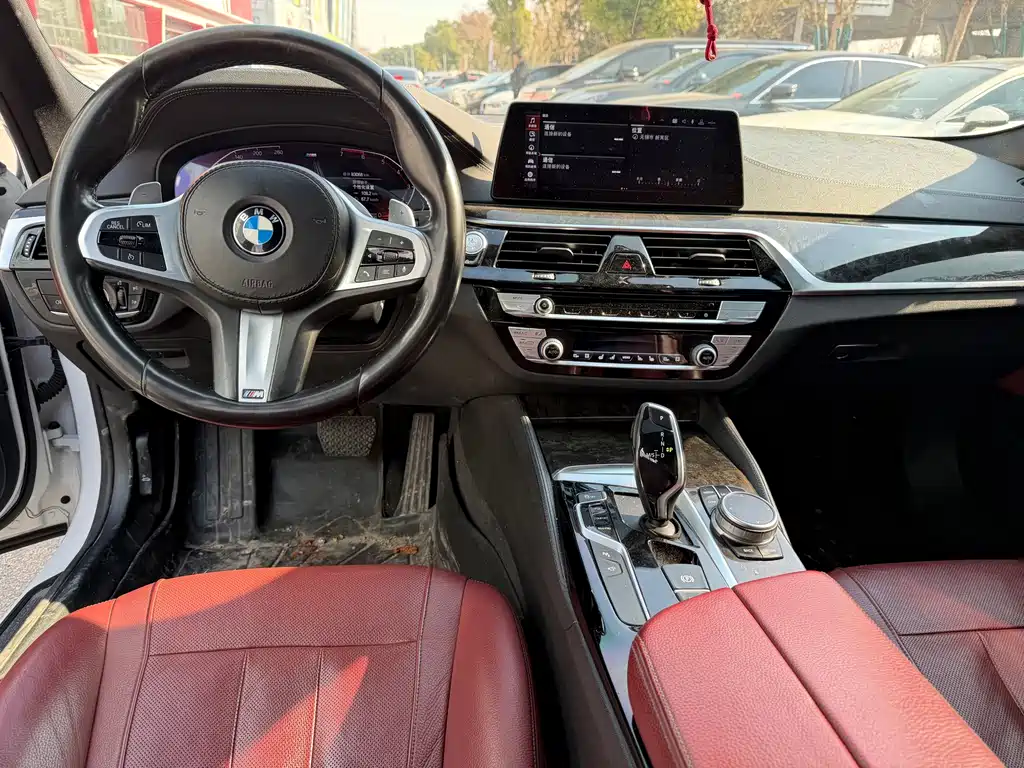 BMW 5 Series — фото 5