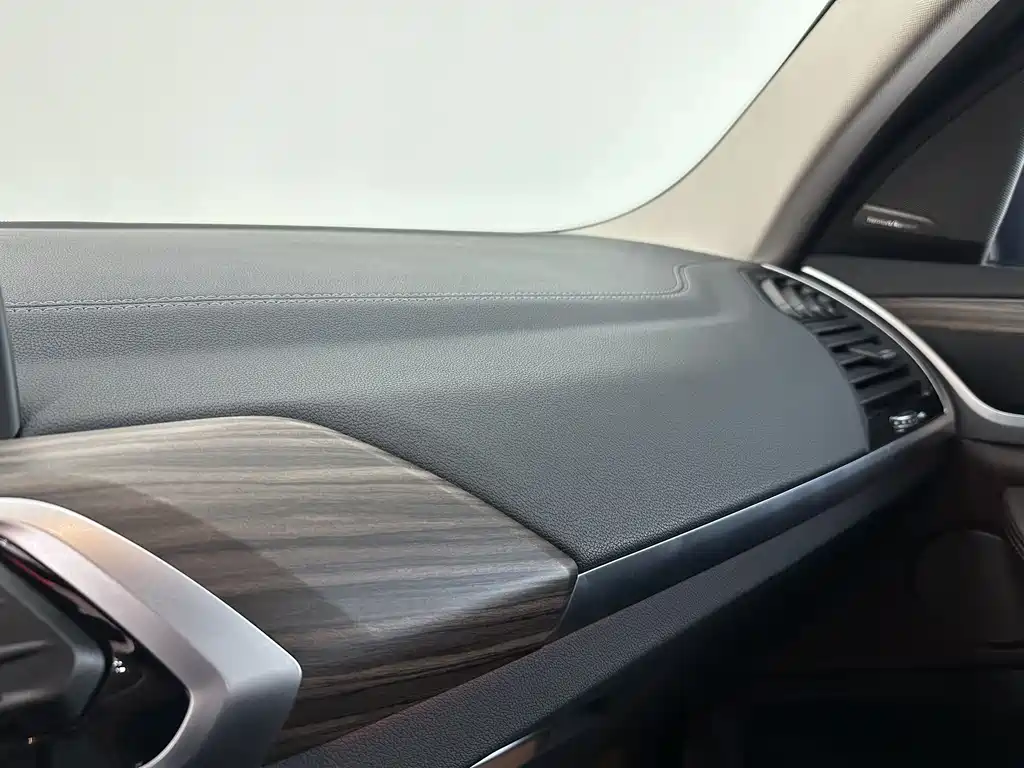 BMW X3 — фото 13