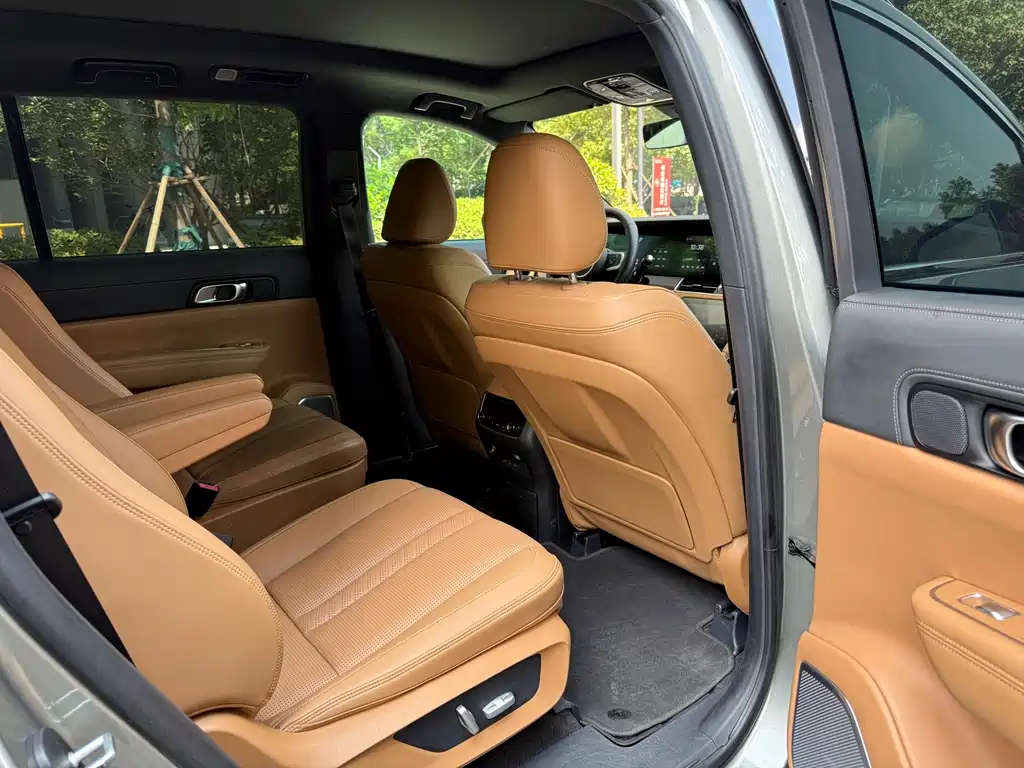 Li Auto Li ONE — фото 14