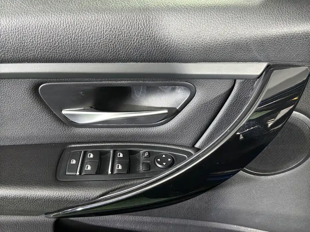 BMW 3 Series — фото 7