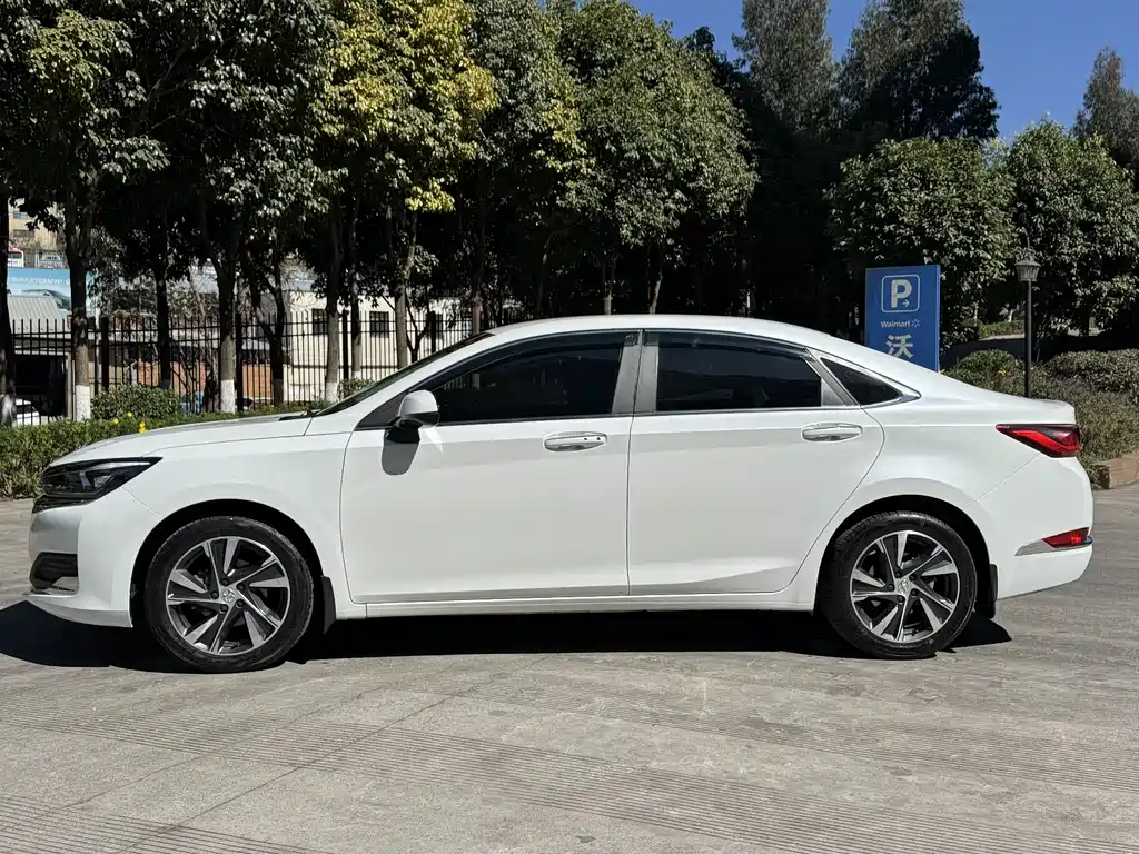 BAIC U7 — фото 4
