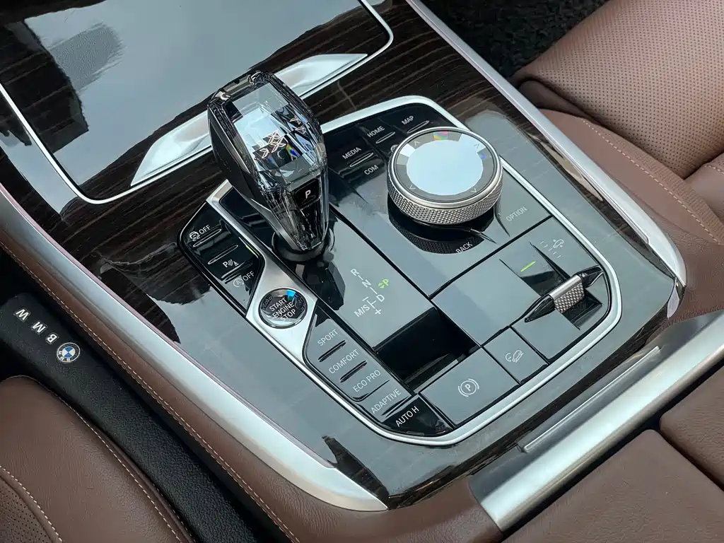 BMW X7 — фото 31