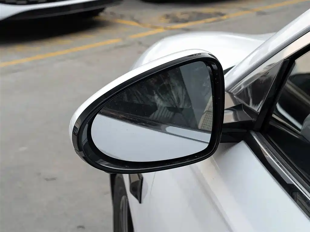 BYD Qin L — фото 15