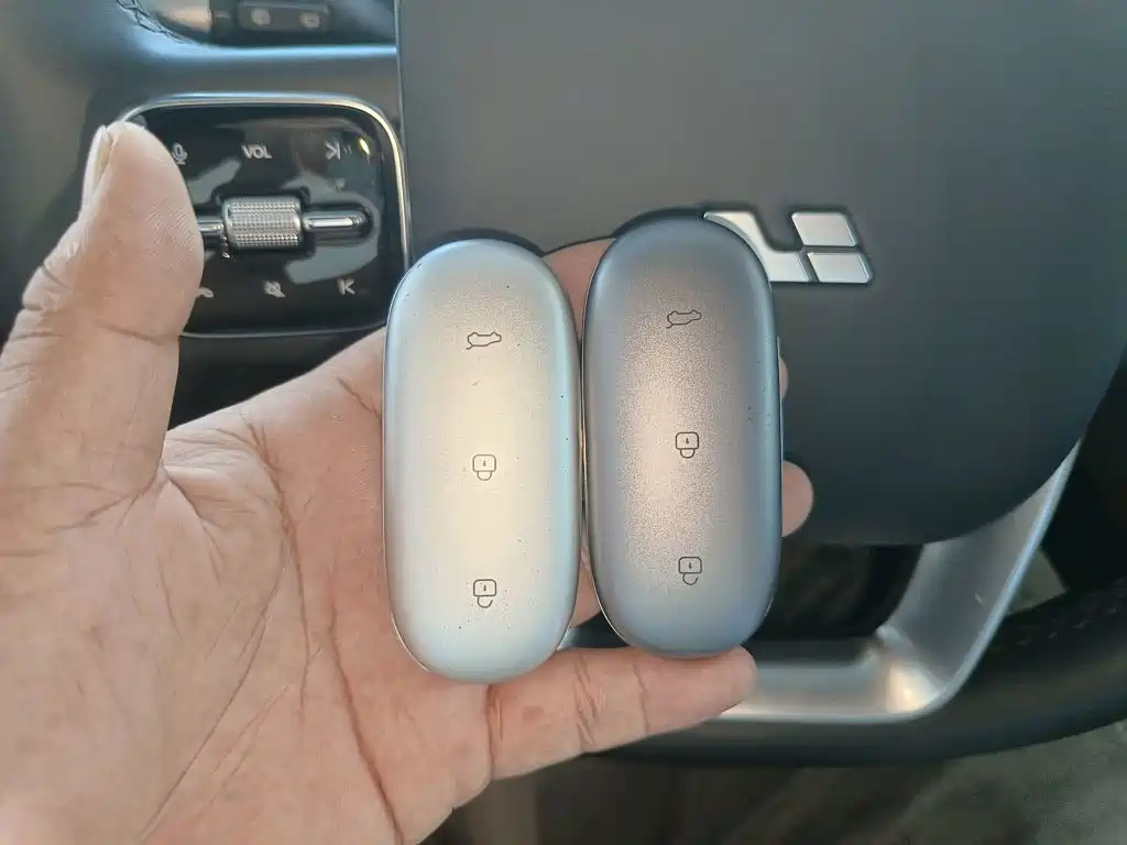 Li Auto Li L8 — фото 9