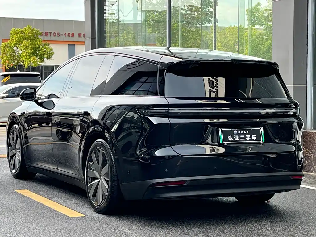 Li Auto Li i8 — фото 3
