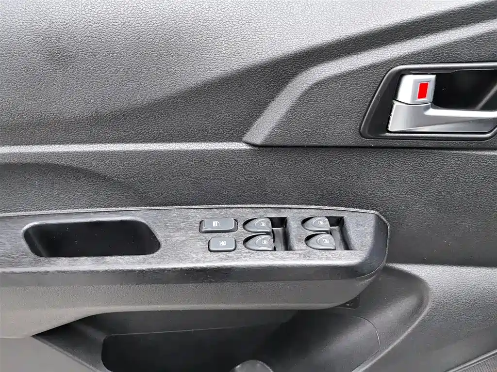 BAIC New Energy EC — фото 21
