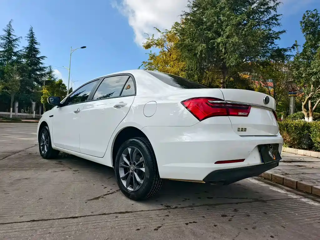 BYD Qin — фото 4
